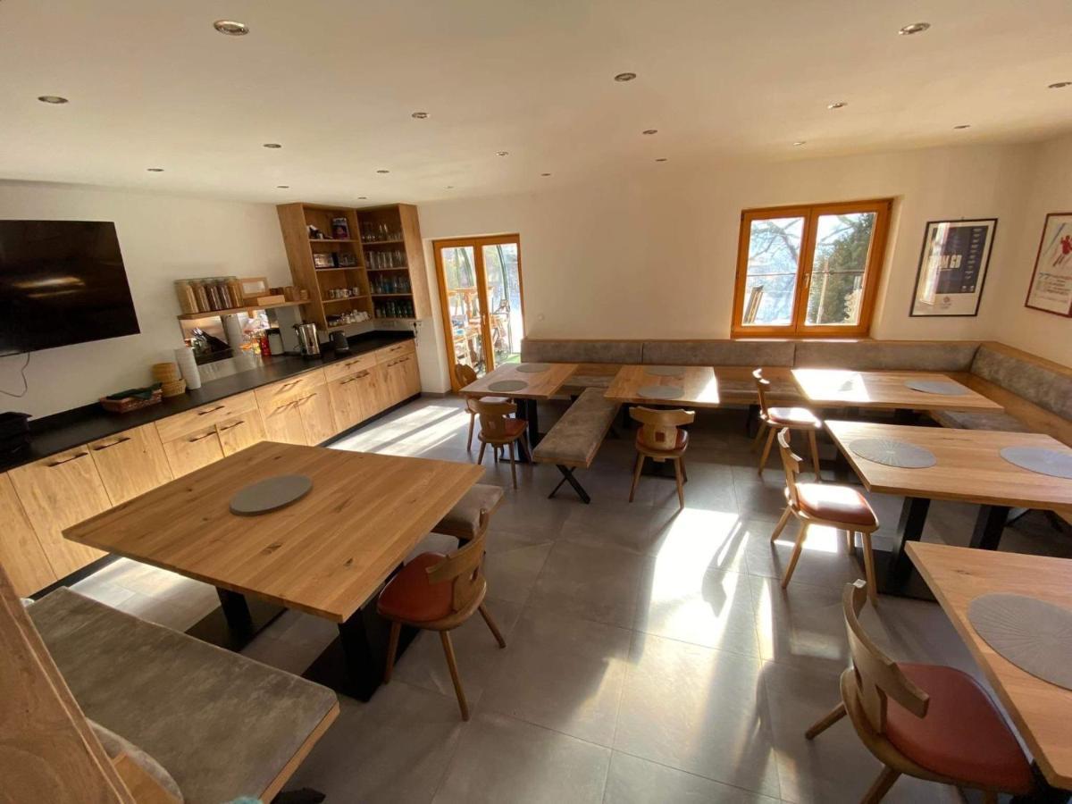 레오강 Haus Tirol B&B 외부 사진