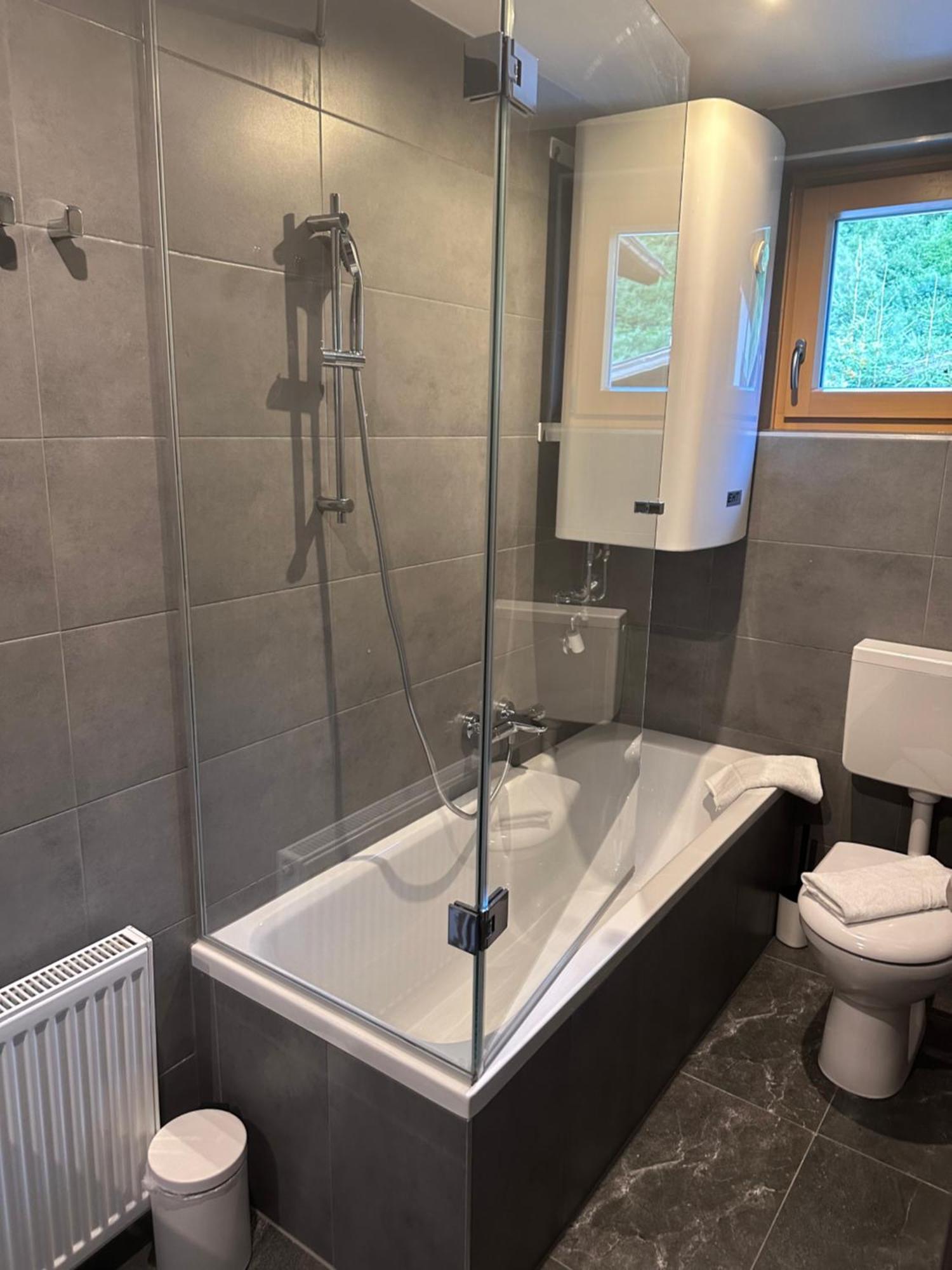레오강 Haus Tirol B&B 외부 사진