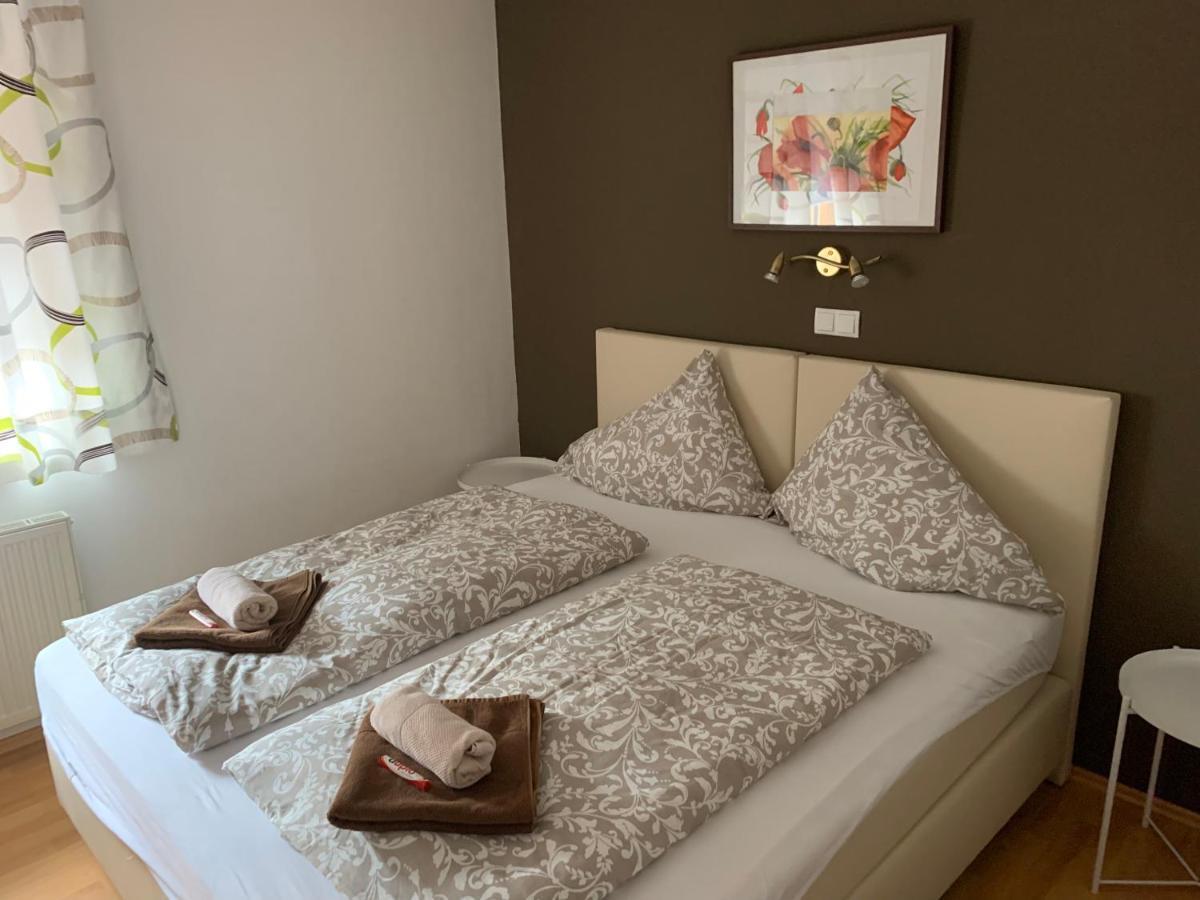 레오강 Haus Tirol B&B 외부 사진